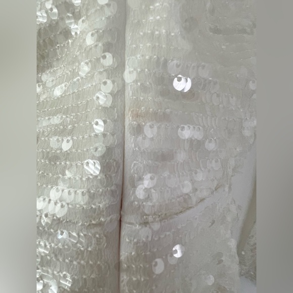 MARKARIAN | White Sequin Side Cutout Top with Twist Front Detail Size 14 - Picture 13 of 14